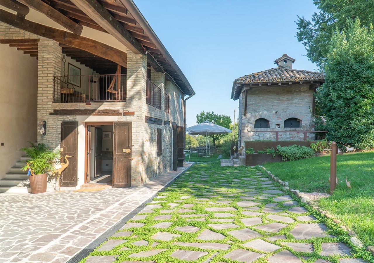 Апартаменти Casale Gambini Quattro Castella Екстер'єр фото